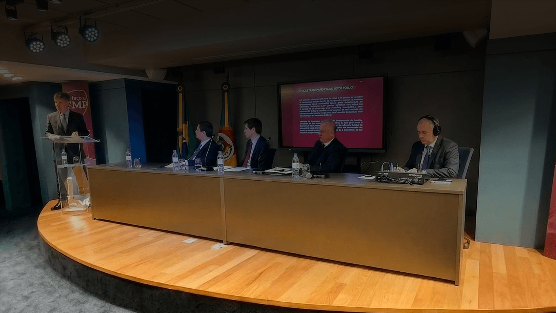 Imagem de capa: Coordenação e Corpo Docente - FMP Faculdade de Direito, Porto Alegre