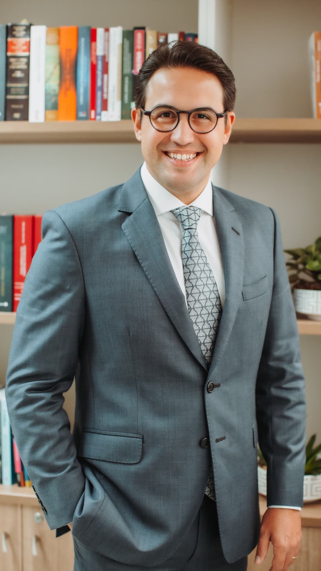 Prof. Guilherme Brenner Lucchesi